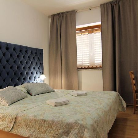 Apartmani Villa Kalinic Нівице Екстер'єр фото