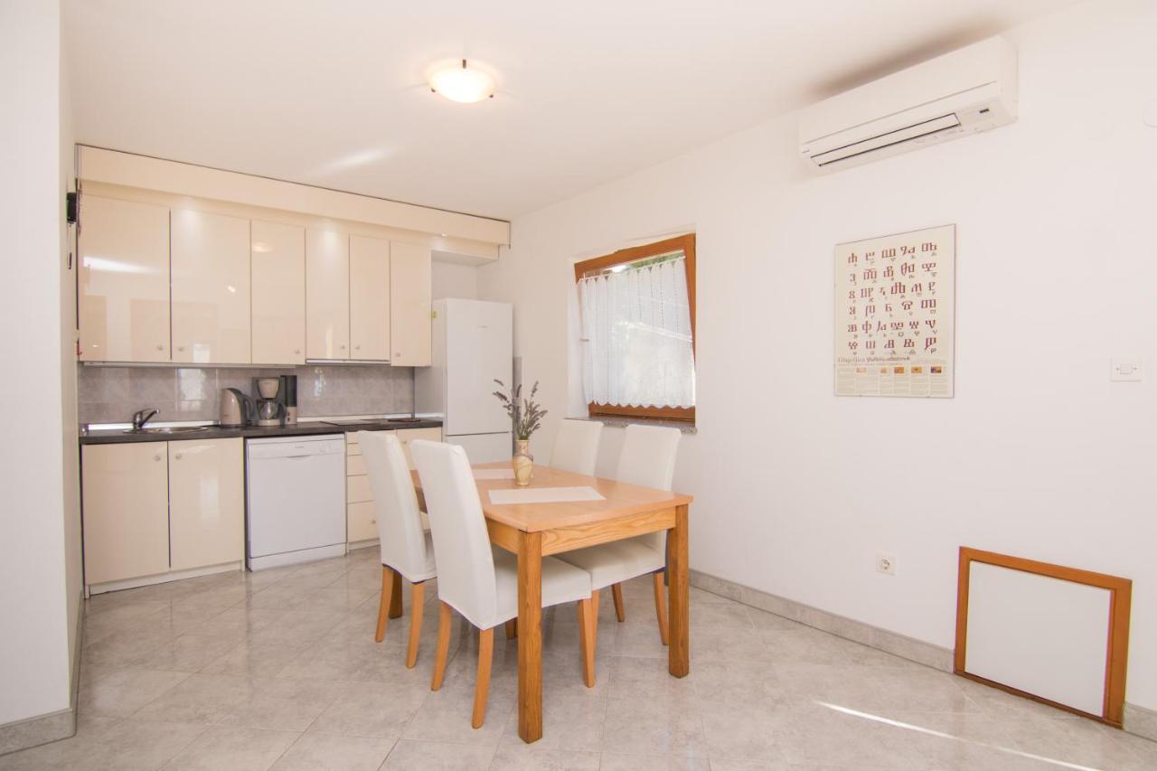 Apartmani Villa Kalinic Нівице Екстер'єр фото