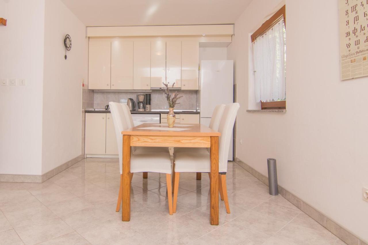 Apartmani Villa Kalinic Нівице Екстер'єр фото