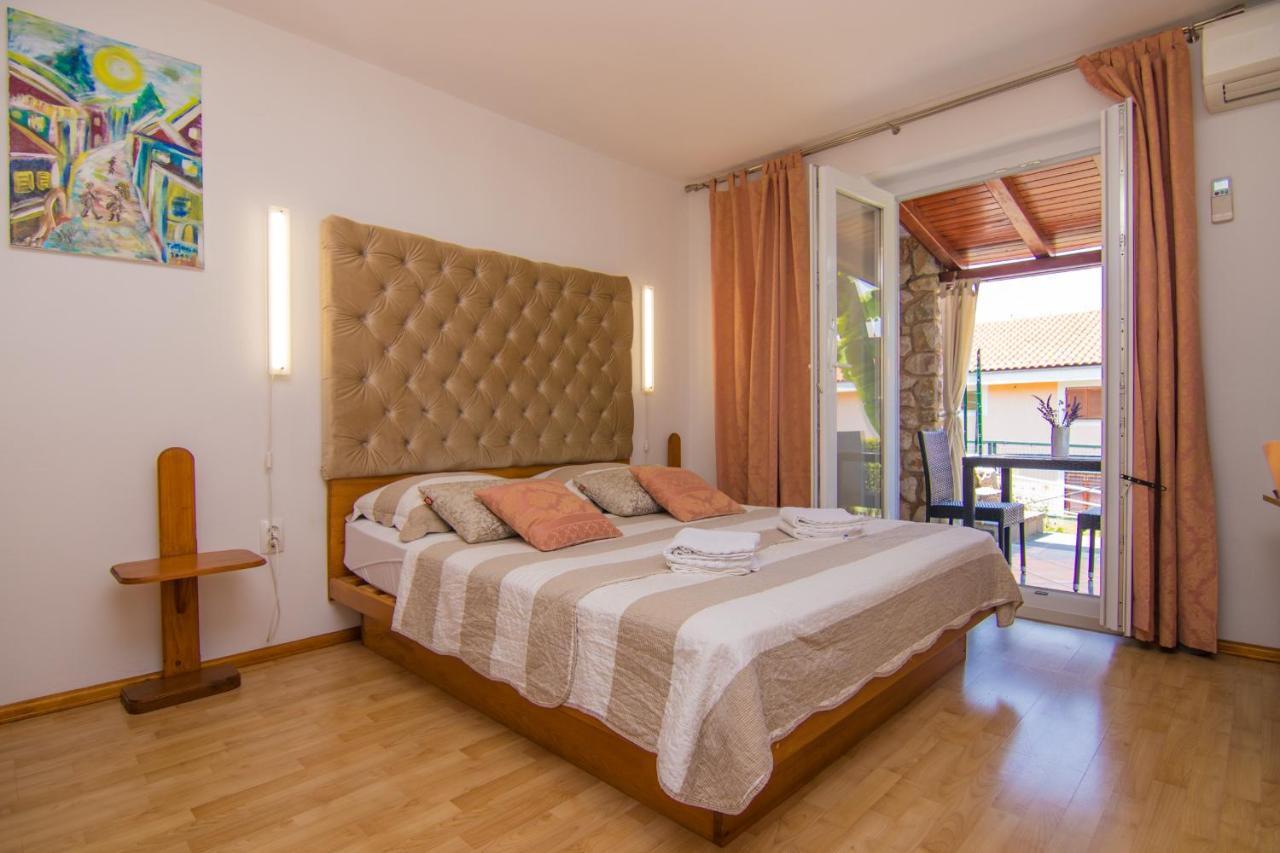 Apartmani Villa Kalinic Нівице Екстер'єр фото