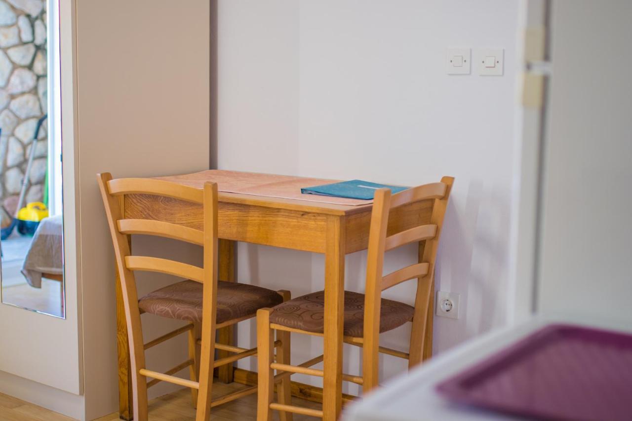 Apartmani Villa Kalinic Нівице Екстер'єр фото