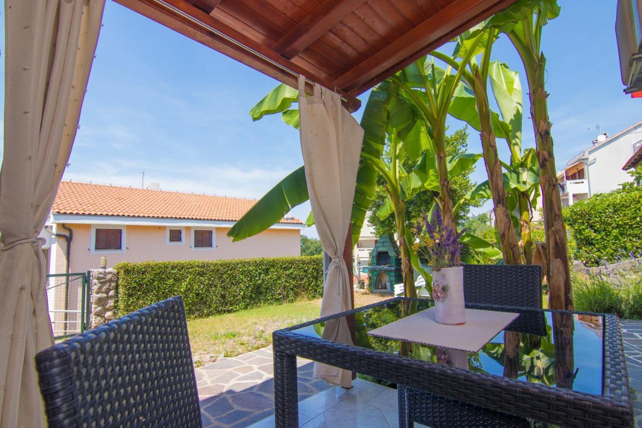 Apartmani Villa Kalinic Нівице Екстер'єр фото