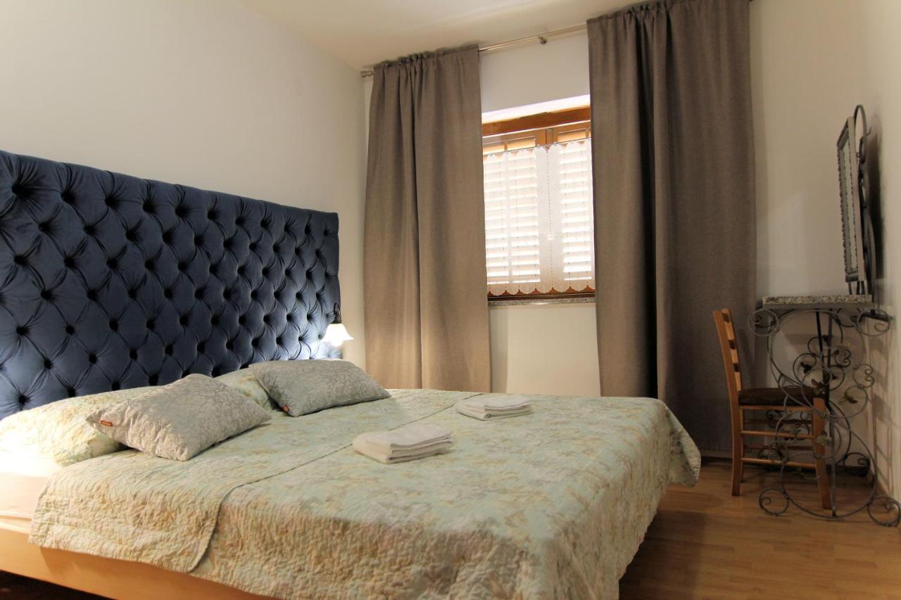 Apartmani Villa Kalinic Нівице Екстер'єр фото