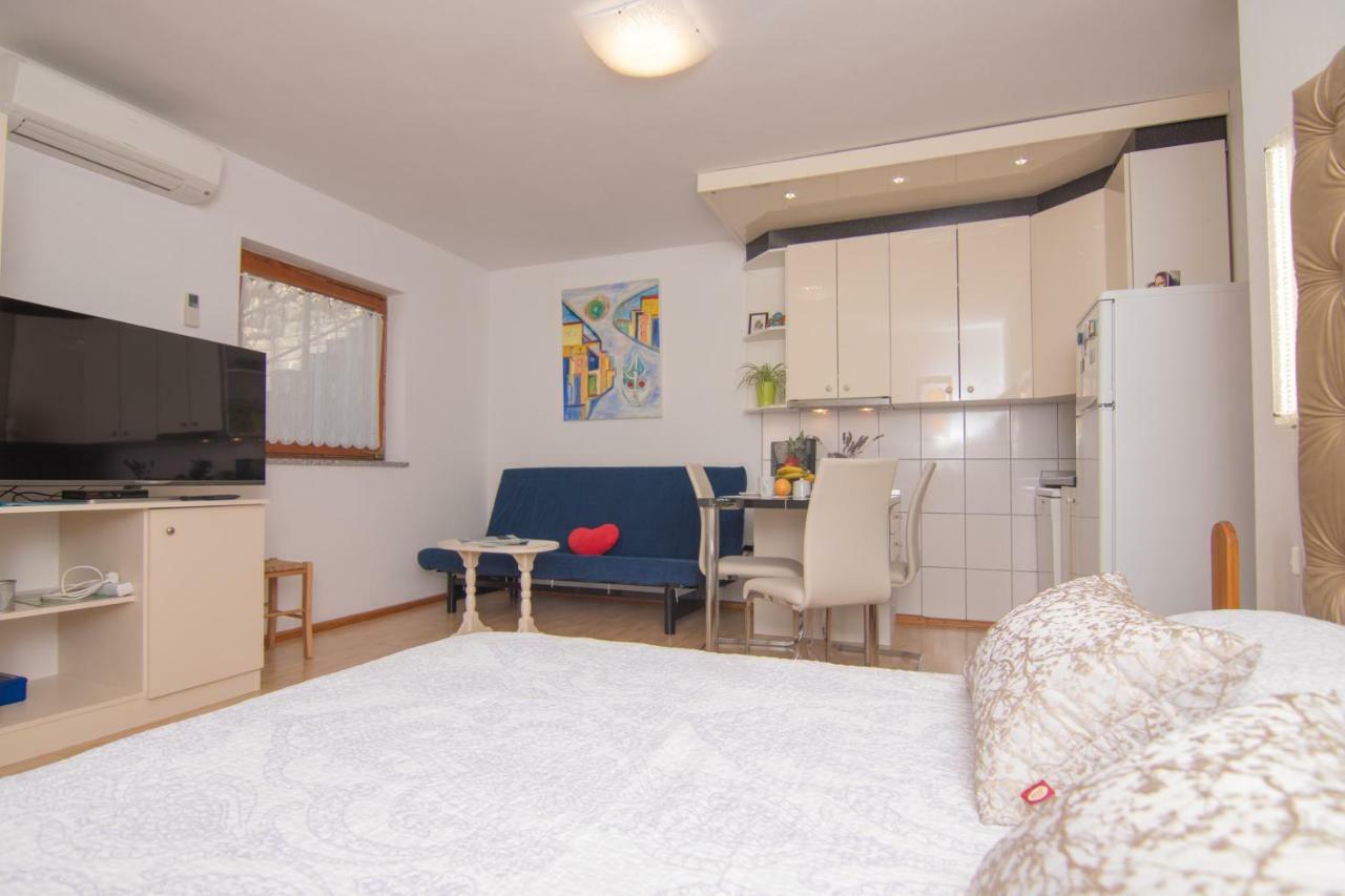 Apartmani Villa Kalinic Нівице Екстер'єр фото