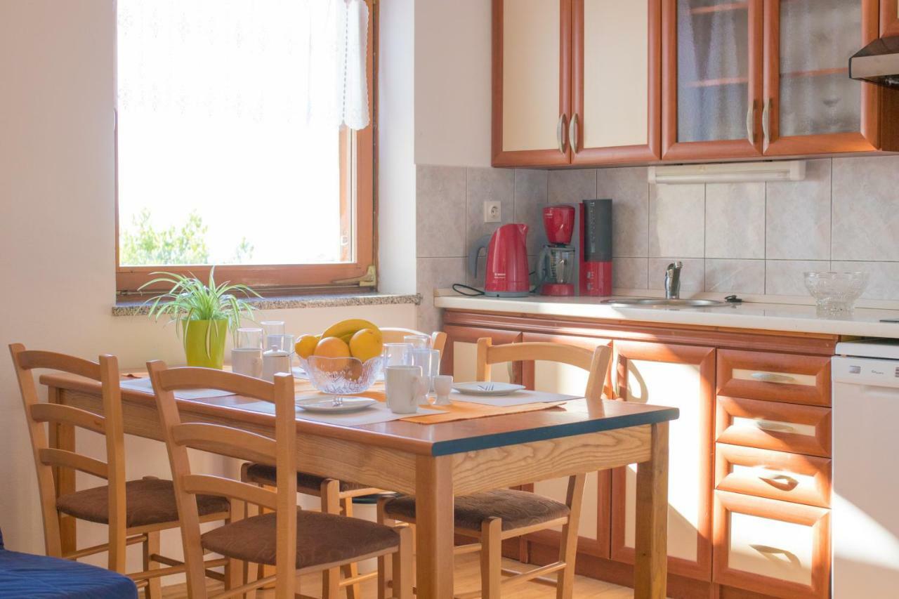 Apartmani Villa Kalinic Нівице Екстер'єр фото