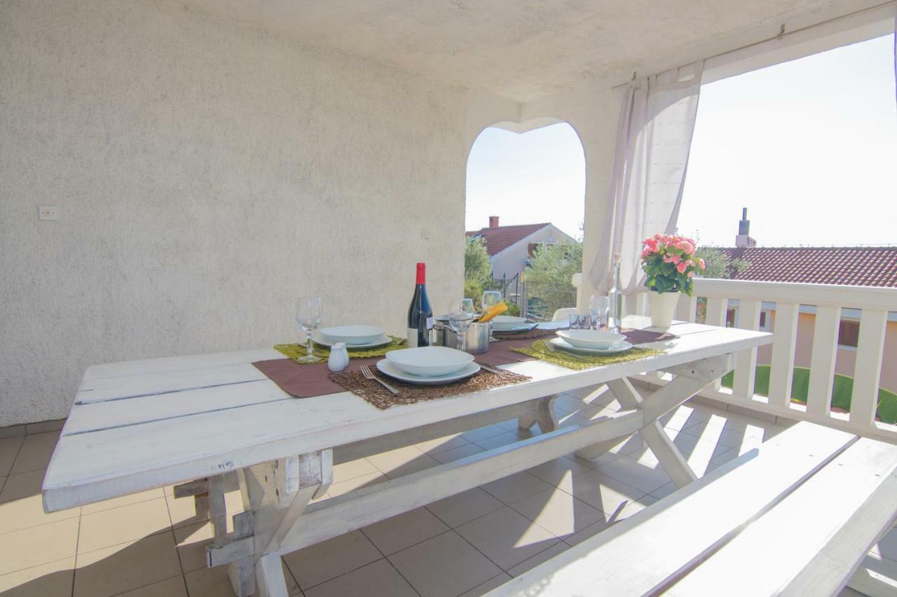 Apartmani Villa Kalinic Нівице Екстер'єр фото