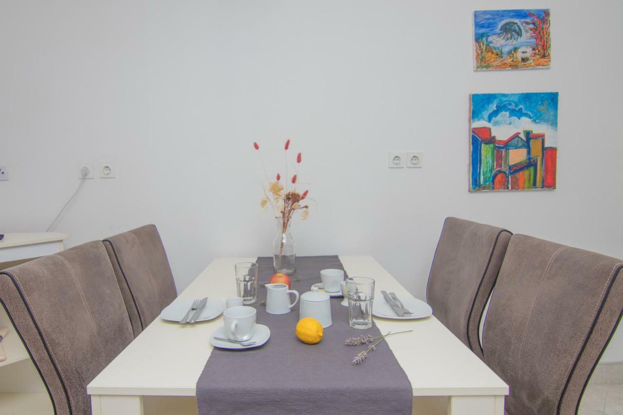 Apartmani Villa Kalinic Нівице Екстер'єр фото